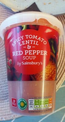 Spicy tomato, lentil and red pepper soup