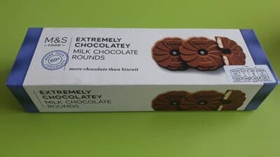 shortcake biscuits fully coated in milk chocolate (79%)