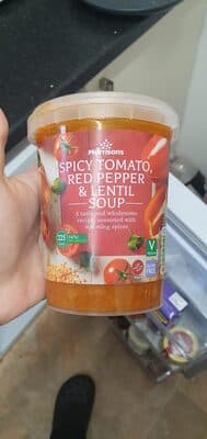 Spicy tomato, red pepper and lentil soup